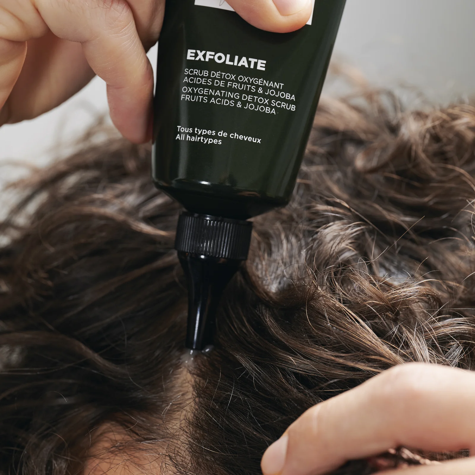 Gelée pré-shampoing Exfoliate (Gelée pré-shampoing exfoliante et purifiante cuir chevelu) - Image 4
