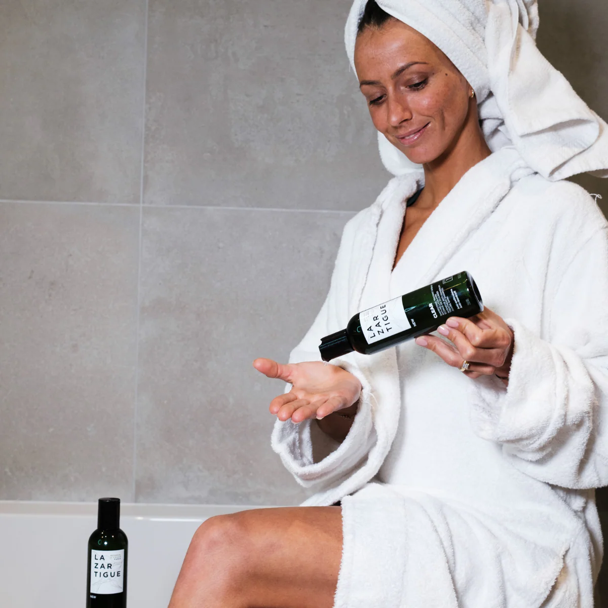 Shampoing Clear Traitant (Shampoing Traitant Intensif Antipelliculaire) - Image 4